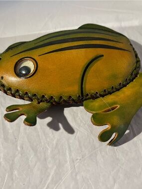 Hand Crafted Leather Frog Coin Purse
